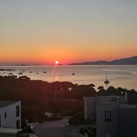 1vue,1 Lieu, Des Apartment