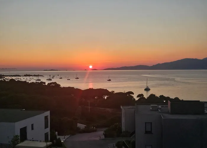 1vue,1 Lieu, Des Apartment